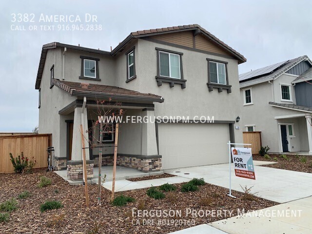 Like New Solar Home in Lincoln on a Corner... - Like New Solar Home in Lincoln on a Corner...