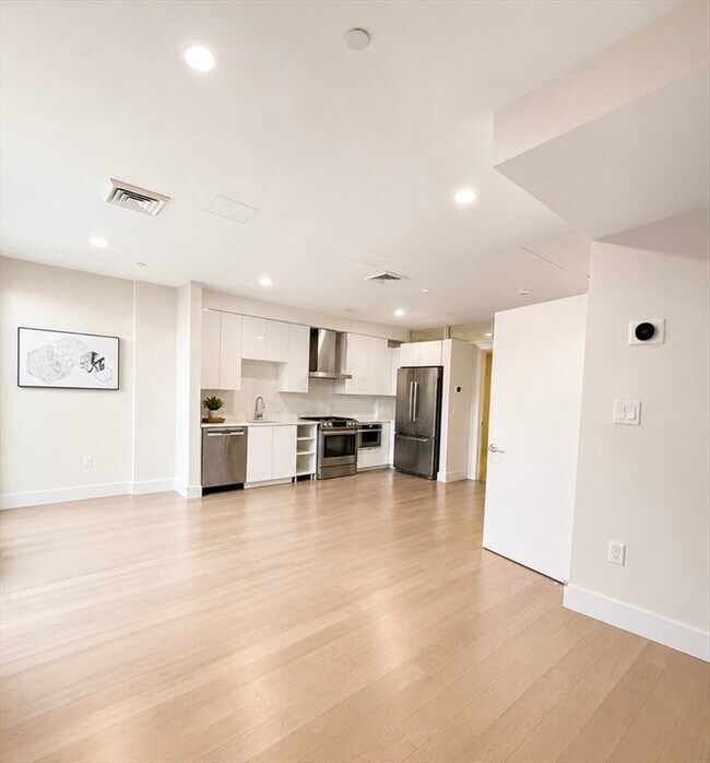 Photo - 121 Portland St Unidad 703