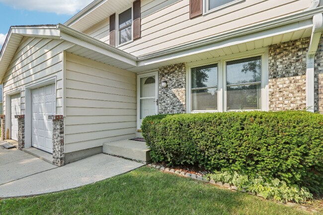 Photo - 2708-2710 Woodridge Ln Unit 1