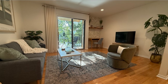 Living Room with River View - 515 Basswood Ave Unit G75