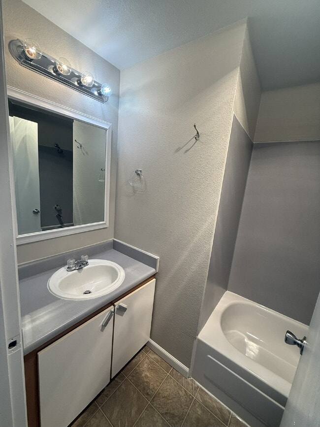 Photo - Updated 2 Bed, 2 Bath with Balcony and Fir... Unidad B303