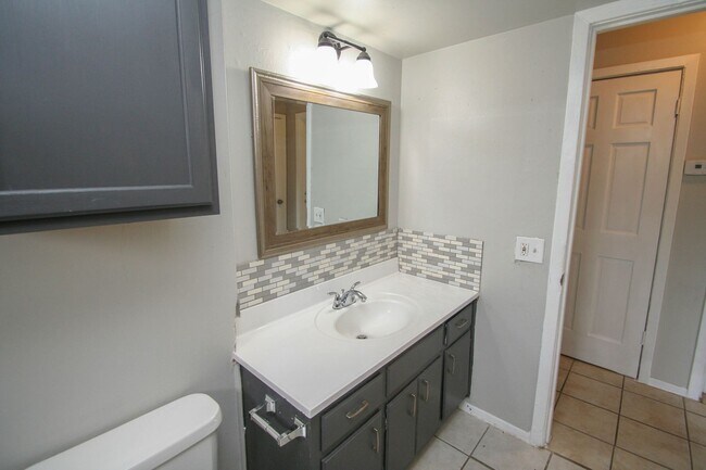 Photo - 1310 N Irvington Ave Unit 1310B