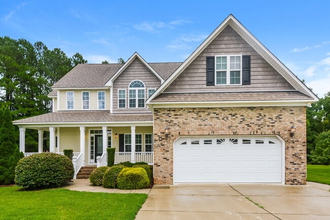 Building Photo - 684 Winding Oak Way