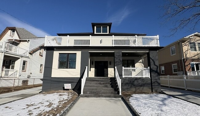 Building Photo - 1-64 Beach 124th St Unit 2