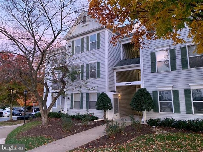 Photo - 10010 Vanderbilt Cir Unit 5-9