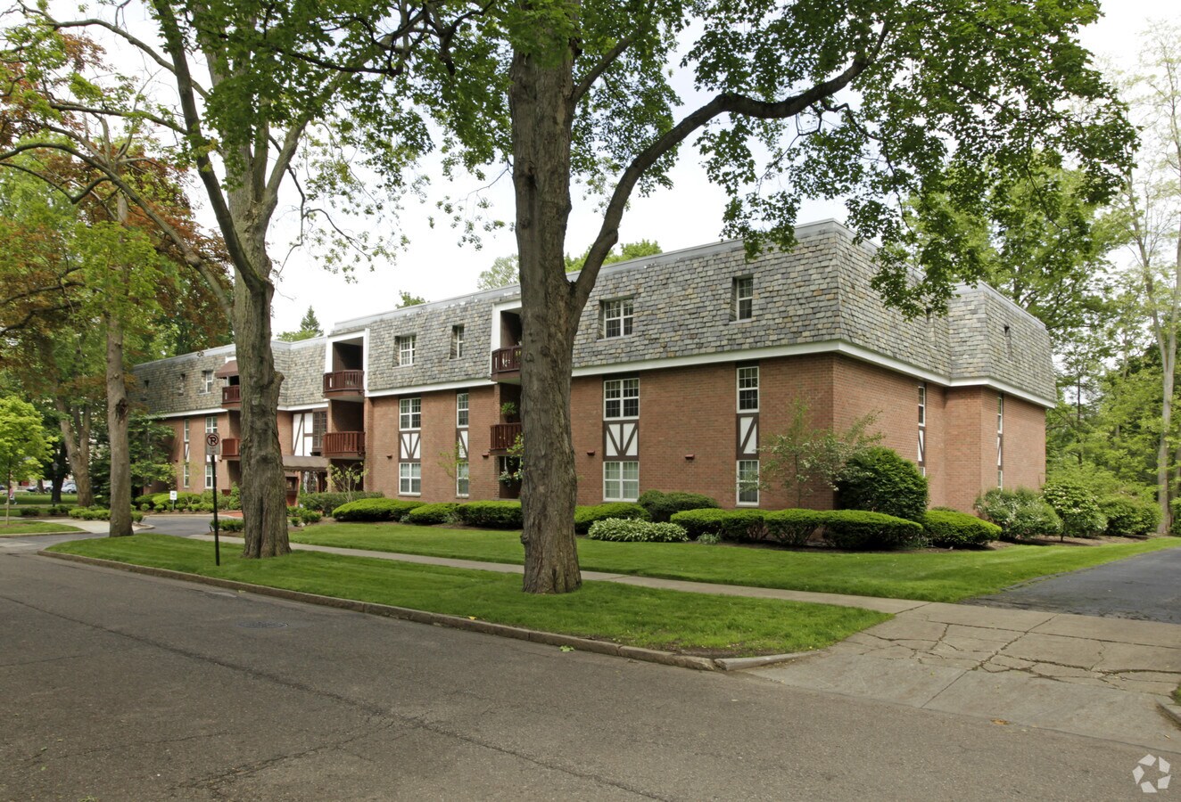 Photo - The Brittany Apartments
