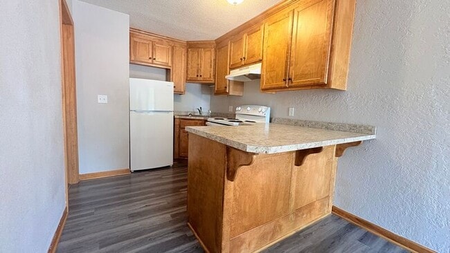 Photo - 1405 Neil Ln