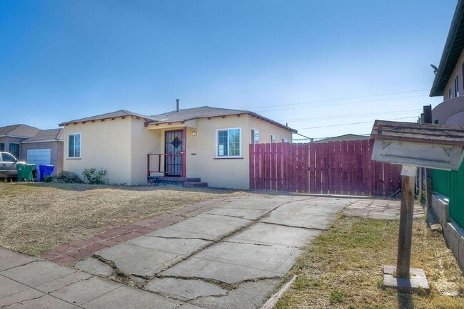 3343 Chamoune Ave