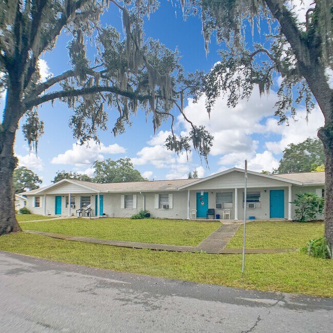 Building Photo - Large 2/1- Minutes from Downtown Leesburg/... Unit D1 Rental
