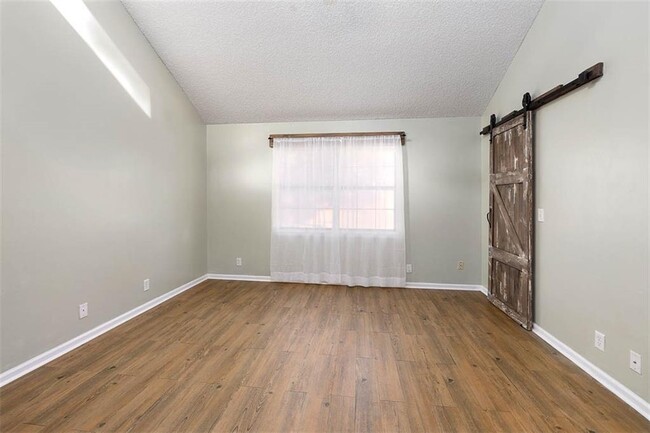 Photo - 109 Tupelo Cir