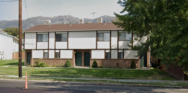 Photo - 460 E Elm St