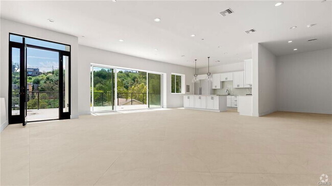 Building Photo - 4077 Glenalbyn Dr Rental