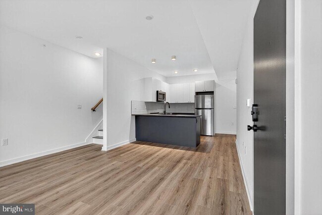 Building Photo - 2219 N 4th St Unit 6