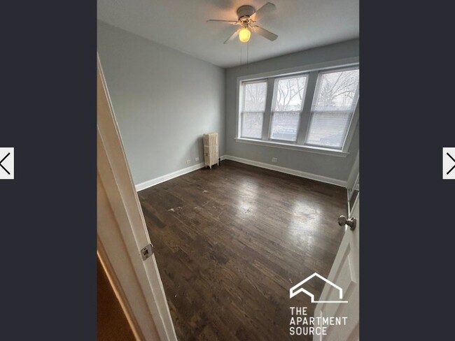Photo - 4554 W George St Unit 3