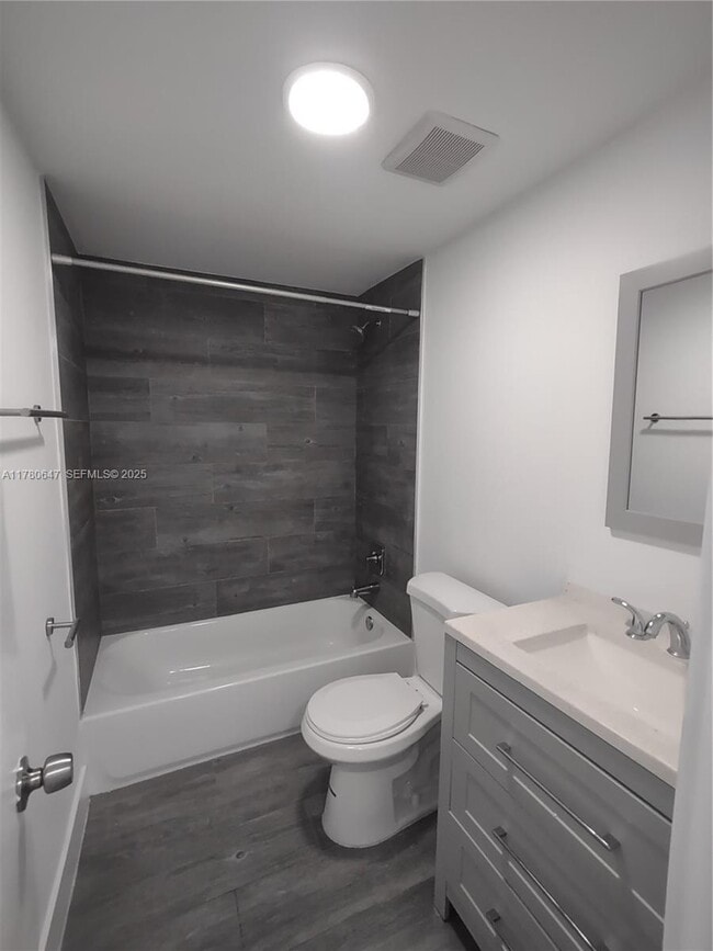 Photo - 1895 Venice Park Dr Unit 16B