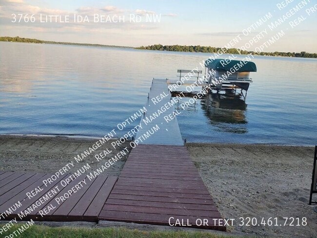 Photo - 3766 Little Ida Beach Rd NW
