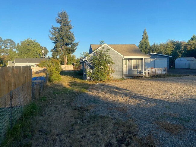 Photo - Cozy Single family home with two car garag...