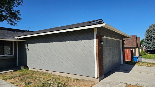 Photo - Lovely Single-Story 3-Bed, 2 Bath House in...