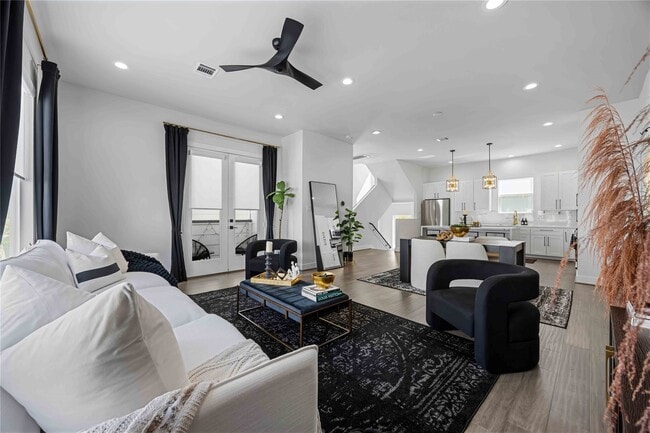 Photo - 3018 Markle Dr