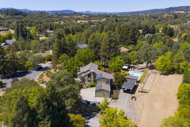 Photo - 230 Zinfandel Rd