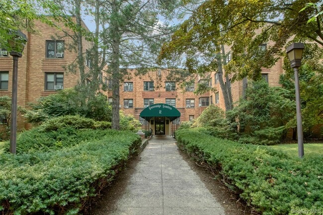Building Photo - 2 Greenridge Ave Unit 3C