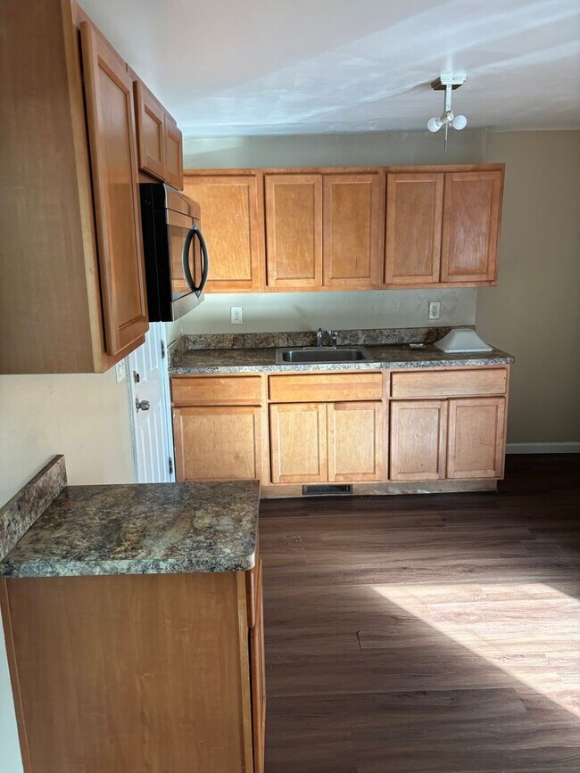 Photo - Euclid 2 Bedroom