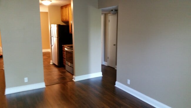 Photo - 409 Rachels Ct W