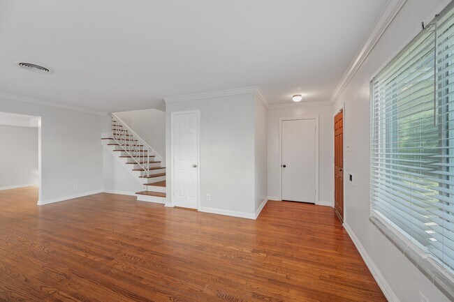 Photo - 2109 Sheridan St