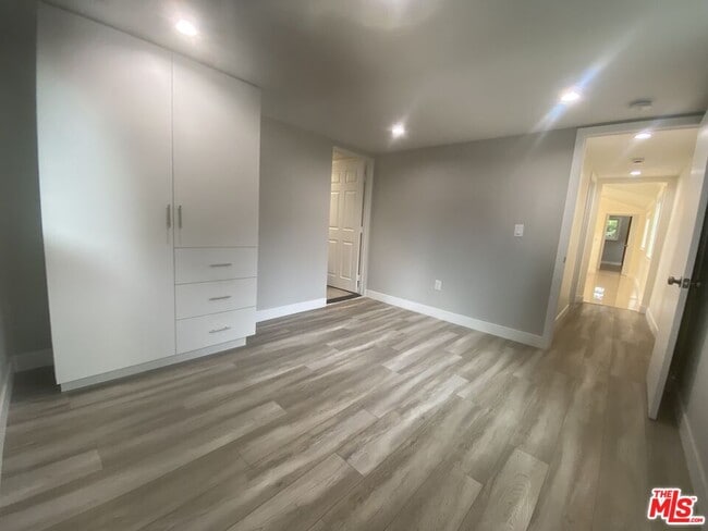 Building Photo - 8446 Fenwick St Rental