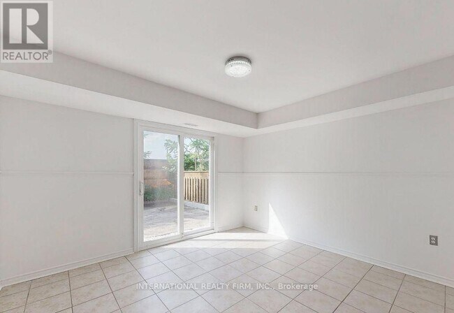 Photo - 6 English St