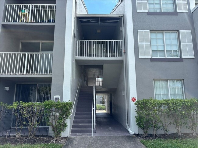 Building Photo - 655 SW 111th Way Unit 108