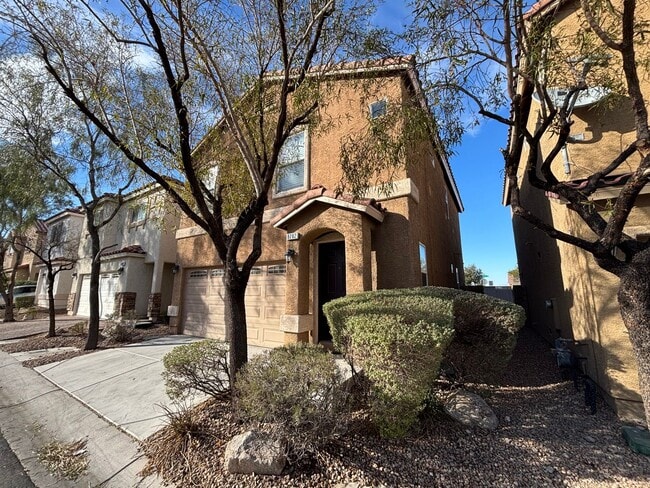 Photo - Gorgeous 3Bed/2.5Bath, 2-Story Home located in the SW part of the valley