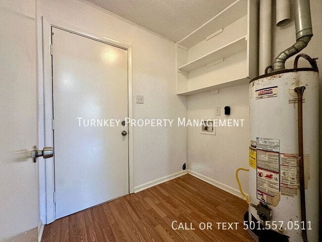 Photo - 204 Smart St