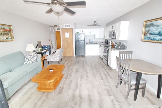 Photo - Maalaea Yacht Marina - 3rd Floor right on ... Unit #303
