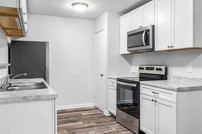 Photo - 13306 Waverly Ct