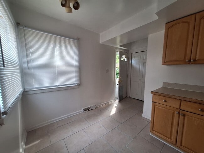 Photo - 3890 Poplar Ave
