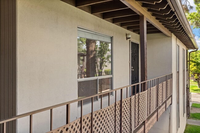 Photo - 1601 Pennsylvania St NE Unit R-16