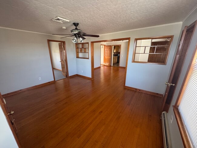 Living Room / Dining Room - 102 E Liberty St Unit 2nd Floor