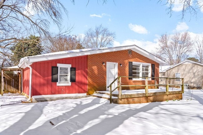 Photo - 1950's 2 bedroom home for rent in St. B Area!