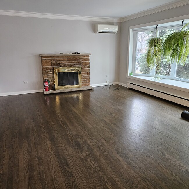 Photo - 5852 N Melvina Ave