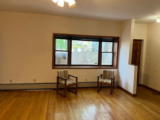 Living Room - 365 Hamilton St Unit Rear