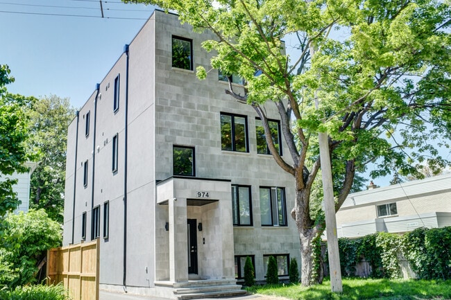 Building Photo - 974 Hooper St Unit B
