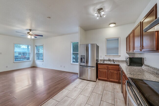 Photo - Well Maintained and Great Location!