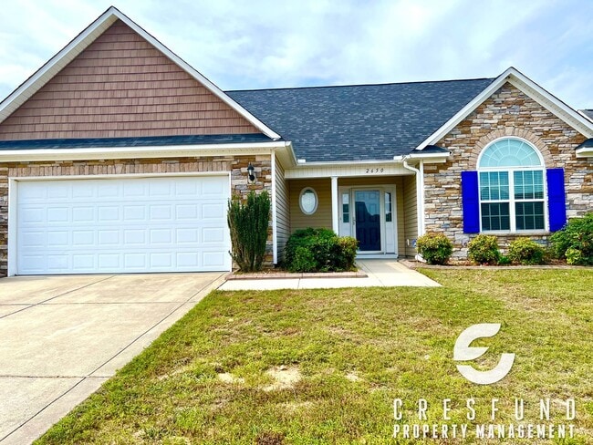 Building Photo - Freshly Painted and Spacious 4 Bedroom, 3 ... Rental