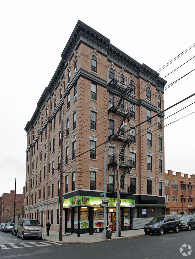 Photo - 799 E 150th St