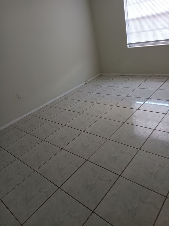 Photo - 1424 Holden Ave Unit B