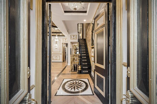 Photo - 810 Prince St