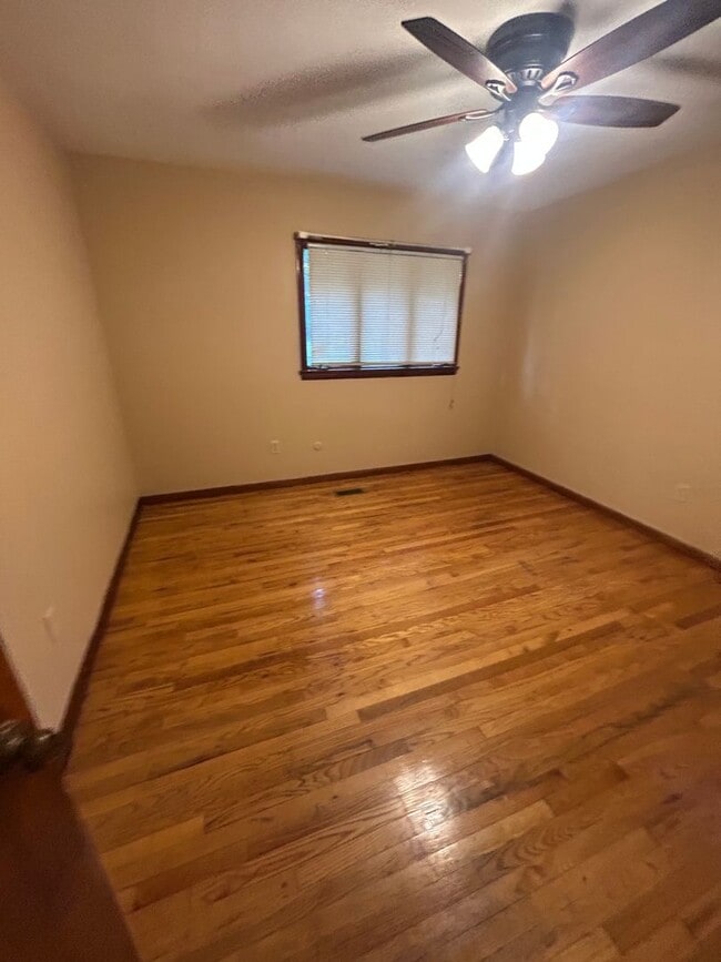 Photo - 2277 Jennings St