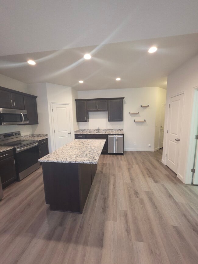 Photo - 250 W 1200 S