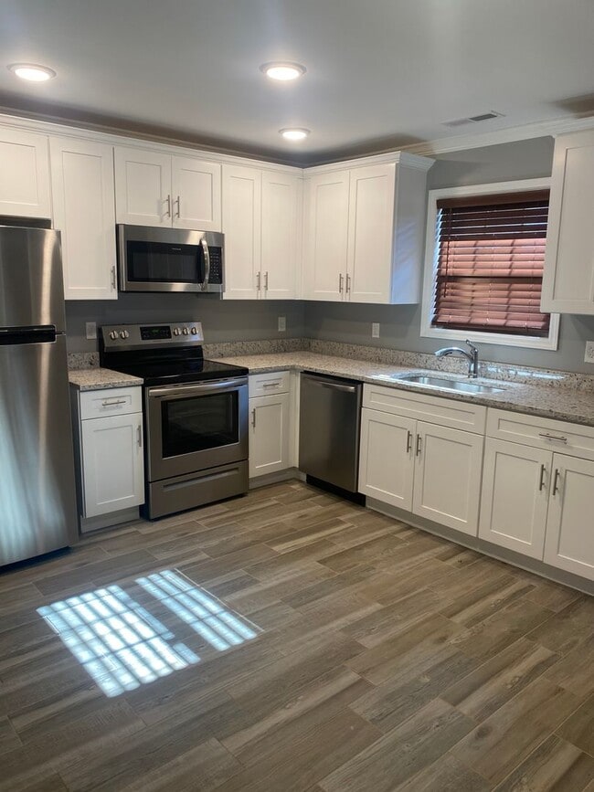 Building Photo - 3 bed 2 Bath Home - Florence, AL